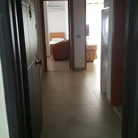 Aparthotel Apartament Near Fafa Golem (Tirana)